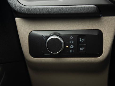 Used 2020 Ford Escape SE image 13