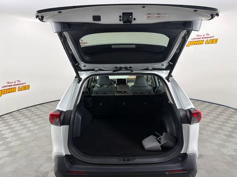 Used 2023 Toyota RAV4 XLE Premium AWD/4WD image 5