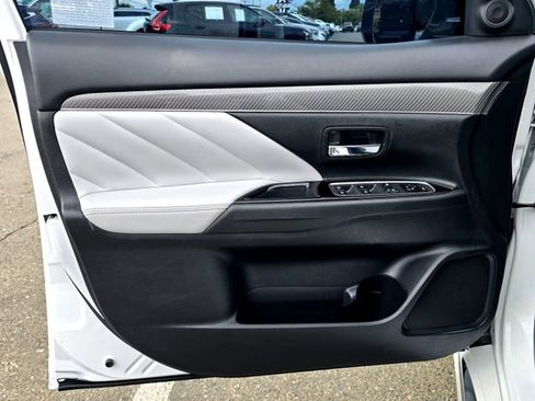 Used 2022 Mitsubishi Outlander SEL image 18