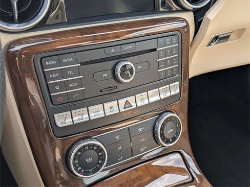 Used 2017 Mercedes-Benz SLC 300 w/ Premium 1 Package image 18