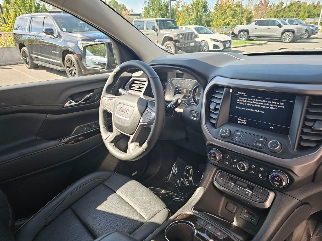 Used 2023 GMC Acadia AT4 w/ Technology Package AWD/4WD image 10