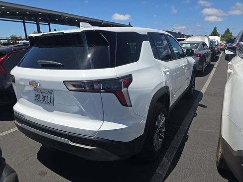 Used 2025 Chevrolet Equinox LT AWD/4WD image 6