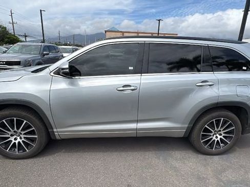 Used 2018 Toyota Highlander FWD V6 image 8