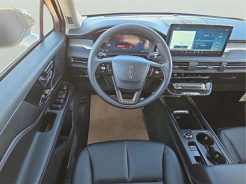 New 2026 Lincoln Corsair Premiere image 10