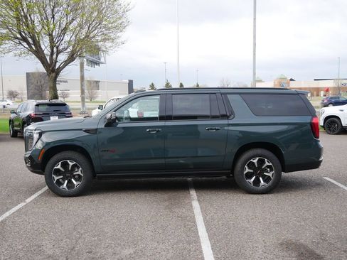 New 2026 GMC Yukon XL AT4 w/ AT4 Premium Plus Package AWD/4WD image 4