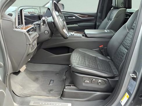 Used 2023 Cadillac Escalade ESV Premium Luxury Platinum w/ LPO, Radiant Package image 15