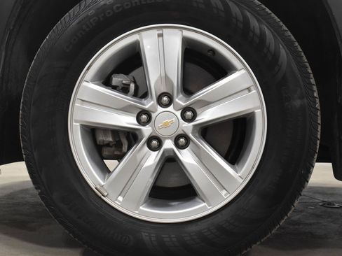 Used 2022 Chevrolet Trax LT w/ LT Convenience Package AWD/4WD image 32