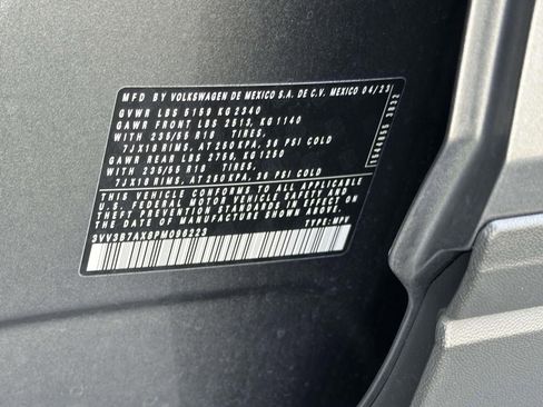 Used 2023 Volkswagen Tiguan SE image 27