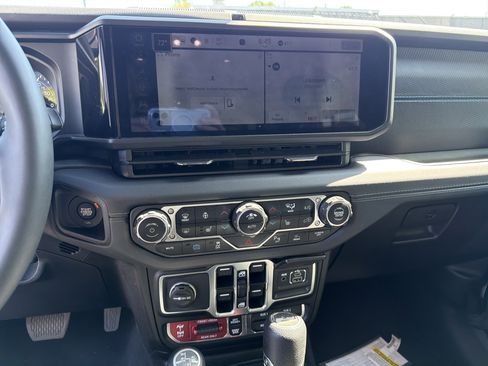 Certified 2025 Jeep Wrangler Unlimited Rubicon 4xe w/ Safety Group image 22