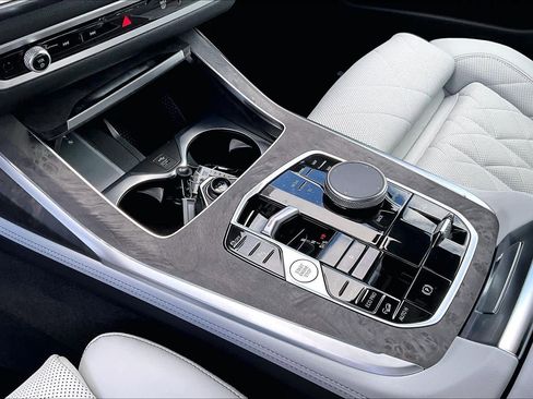 New 2026 BMW X7 xDrive40i w/ M Sport Package image 7