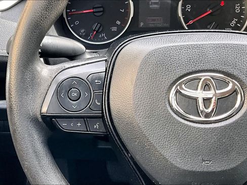 Used 2021 Toyota RAV4 LE FWD image 24