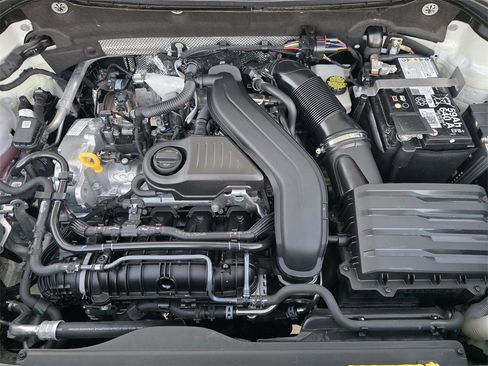 Used 2025 Volkswagen Taos SE image 22