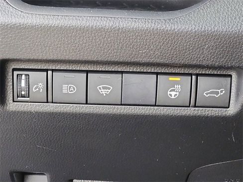 Used 2021 Toyota RAV4 SE image 26