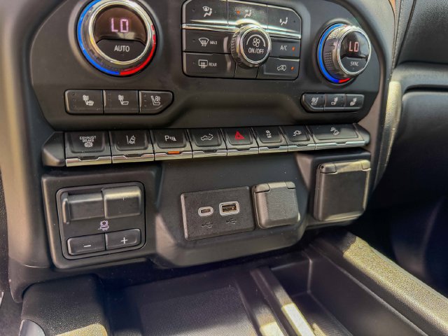 Used 2021 Chevrolet Silverado 3500 High Country w/ Technology Package AWD/4WD image 19