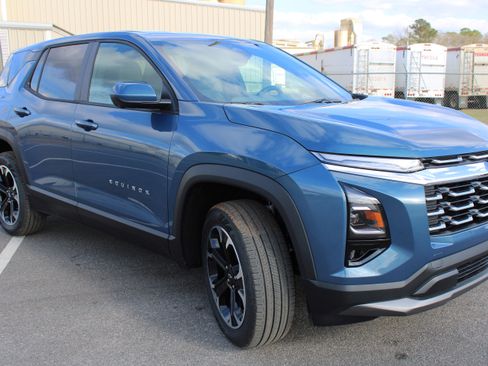 New 2026 Chevrolet Equinox LT w/ Convenience Package II image 14