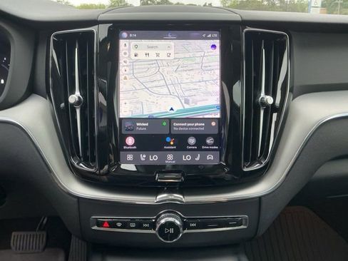 Certified 2023 Volvo XC60 B5 Core w/ Climate Package FWD image 15