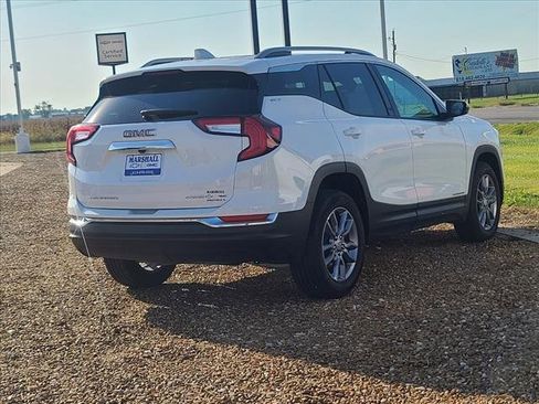 Used 2024 GMC Terrain SLT image 24