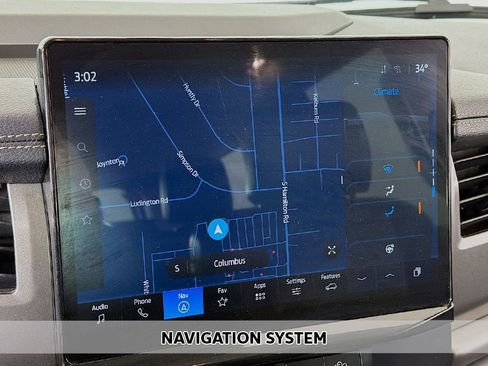 Used 2024 Ford Expedition Max XLT image 3