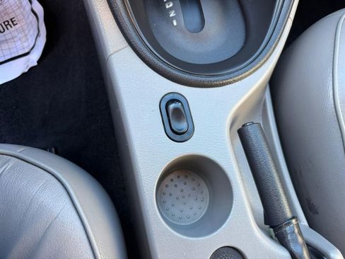 Used 2004 Ford Mustang Deluxe image 12