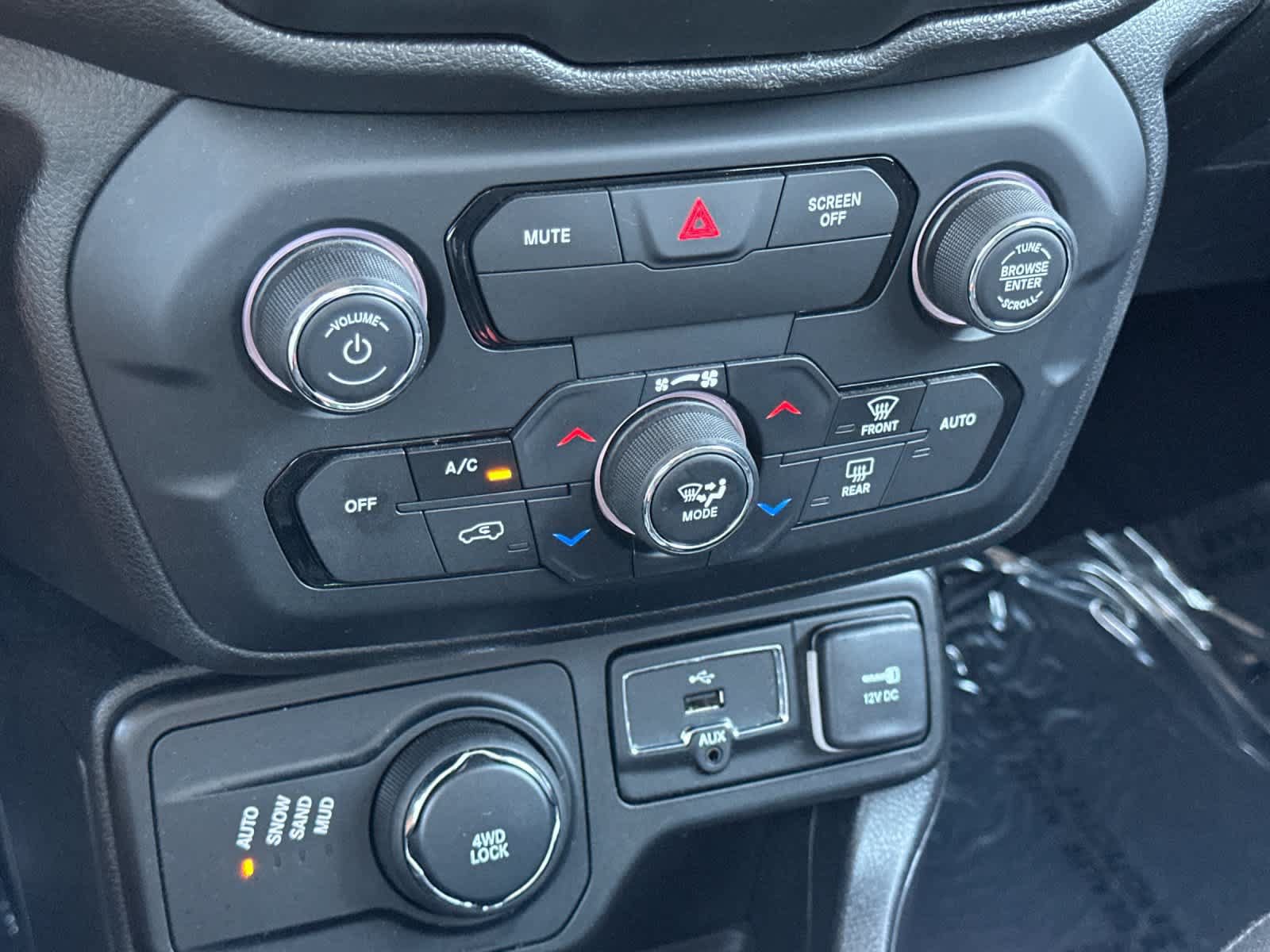 Used 2018 Jeep Renegade Sport w/ Power & Air Group AWD/4WD image 21