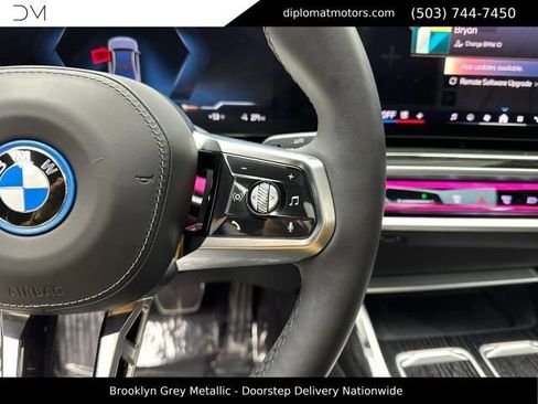 Used 2025 BMW i7 xDrive60 AWD/4WD image 33