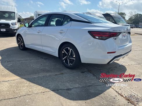 Used 2024 Nissan Sentra SV image 9
