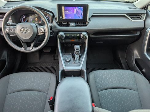 Used 2024 Toyota RAV4 XLE AWD/4WD image 4