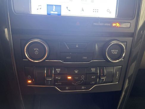 Used 2018 Ford Explorer XLT w/ Equipment Group 201A image 18