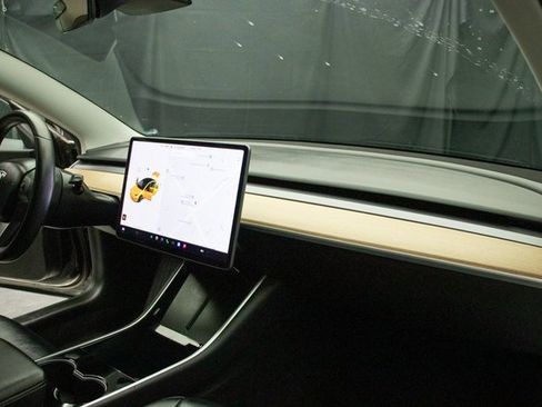 Used 2019 Tesla Model 3 Mid Range image 16