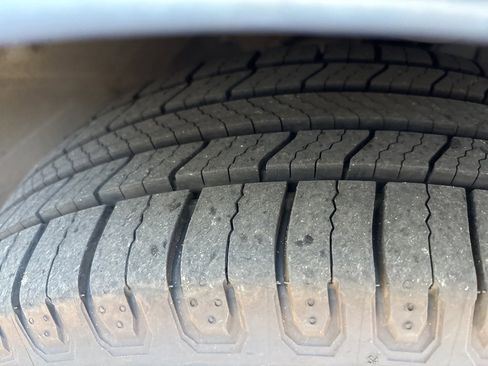 Used 2015 Subaru Forester 2.5i Limited image 2