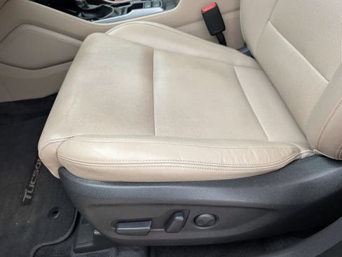 Used 2016 Hyundai Tucson Limited FWD image 15