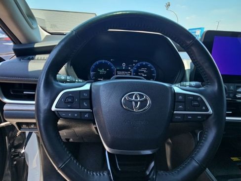 Used 2024 Toyota Grand Highlander AWD image 13