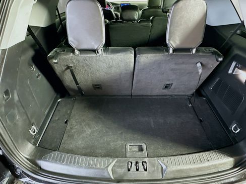 Used 2024 Ford Explorer XLT w/ Equipment Group 202A image 29