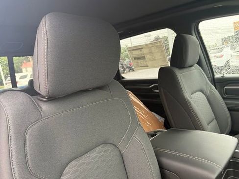 New 2026 RAM 1500 4x4 Crew Cab image 28