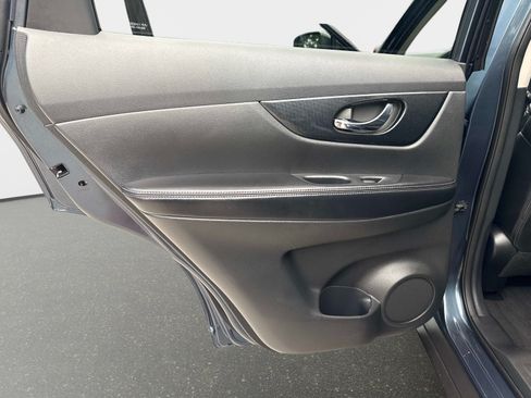 Used 2014 Nissan Rogue SL FWD image 11