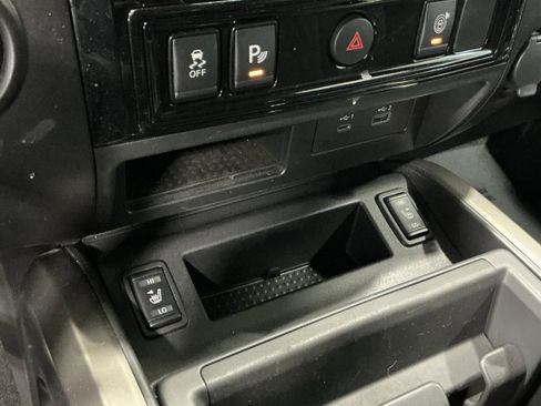 Used 2024 Nissan Titan SV w/ SV Bronze Edition Package image 10