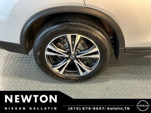 Used 2019 Nissan Rogue SV w/ Sun & Sound Touring Package FWD image 43