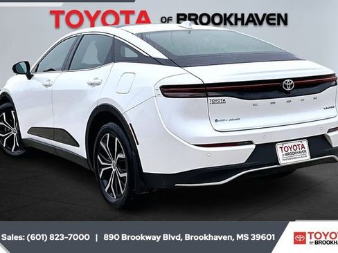 Used 2024 Toyota Crown Limited image 2