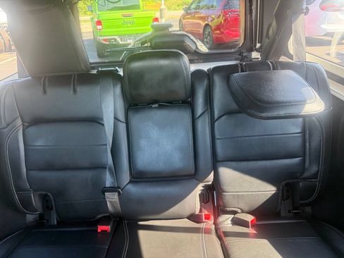 Certified 2019 Jeep Wrangler Unlimited Sahara AWD/4WD image 34