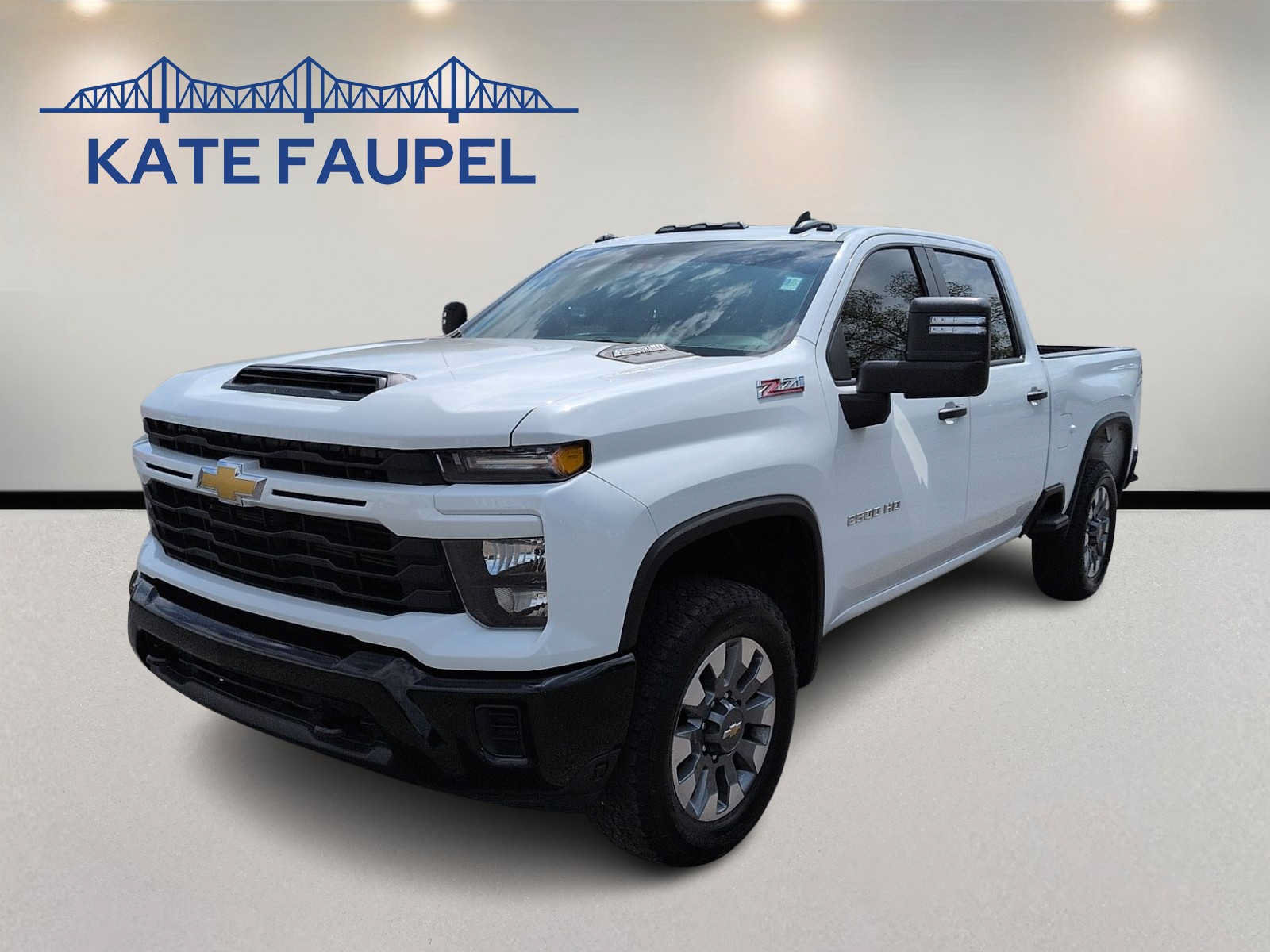 Used 2024 Chevrolet Silverado 2500 Custom w/ Custom Value Package AWD/4WD image 3