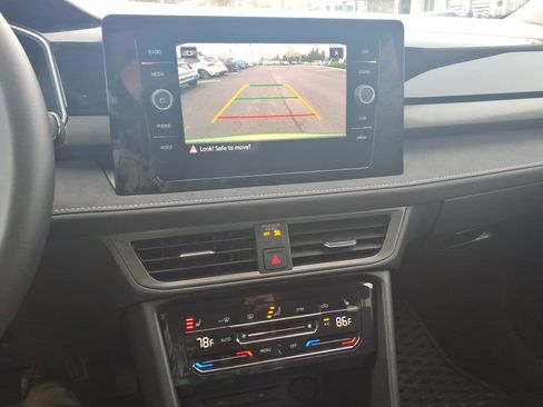 Used 2025 Volkswagen Taos SE image 24