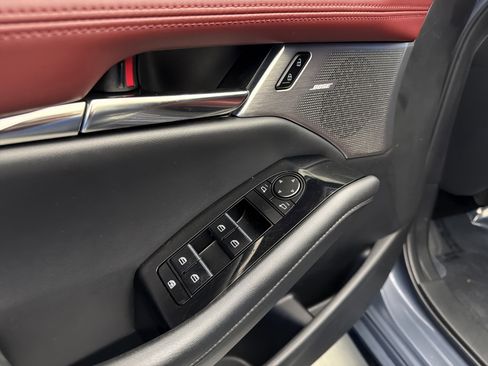 Used 2021 MAZDA MAZDA3 s image 11