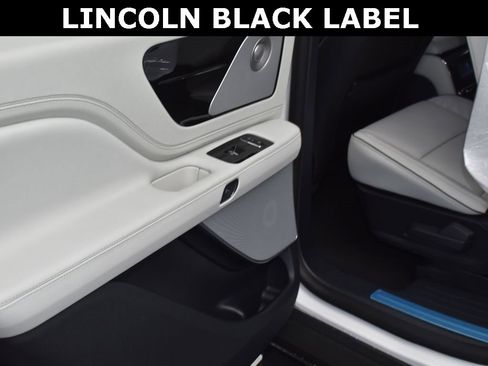 New 2026 Lincoln Aviator Black Label w/ Dynamic Handling Package image 12
