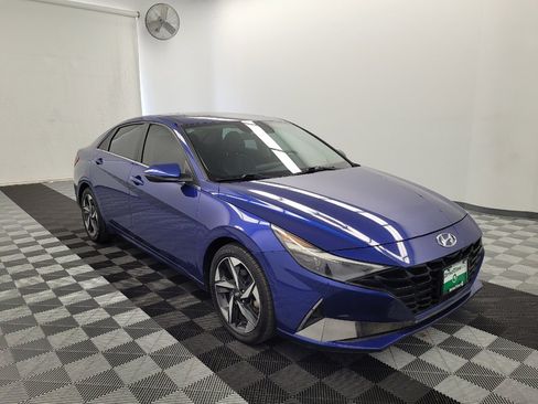 Used 2023 Hyundai Elantra Limited FWD image 13