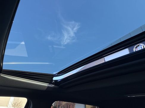 Used 2022 Chevrolet Silverado 1500 ZR2 w/ Technology Package image 43