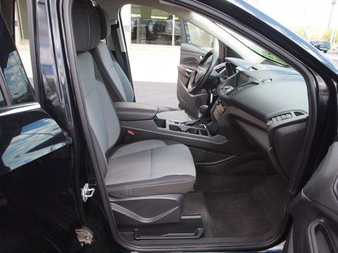 Used 2017 Ford Escape SE w/ Equipment Group 201A AWD/4WD image 6
