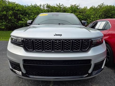 Used 2025 Jeep Grand Cherokee L Summit AWD/4WD image 2