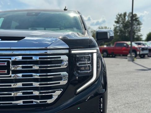 New 2026 GMC Sierra 1500 Denali w/ Denali Reserve Package AWD/4WD image 34