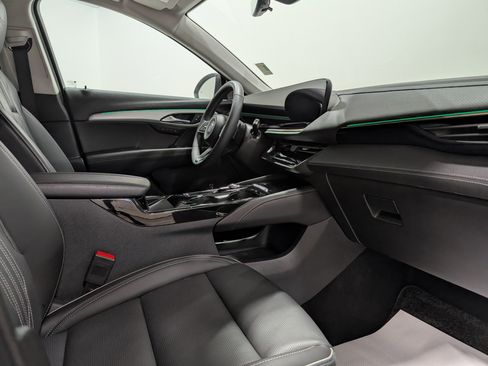 Used 2024 Buick Envision Avenir image 18