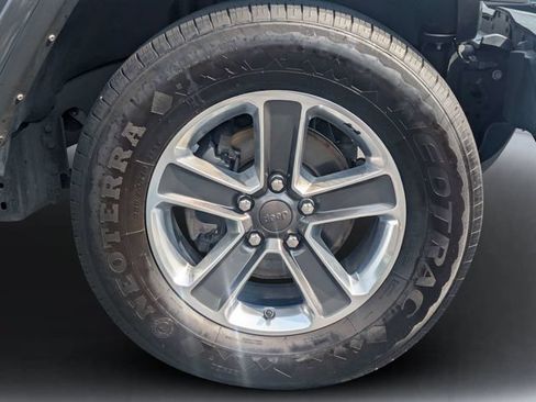 Used 2023 Jeep Wrangler Unlimited Sahara AWD/4WD image 11